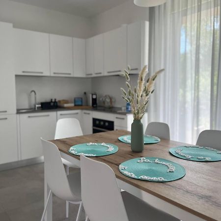"La Terrazza Di Via Roma" Delta Del Po - Private Parking Appartement Porto Viro Buitenkant foto