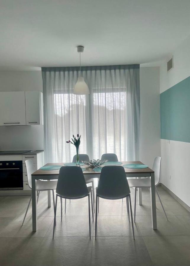 "La Terrazza Di Via Roma" Delta Del Po - Private Parking Appartement Porto Viro Buitenkant foto