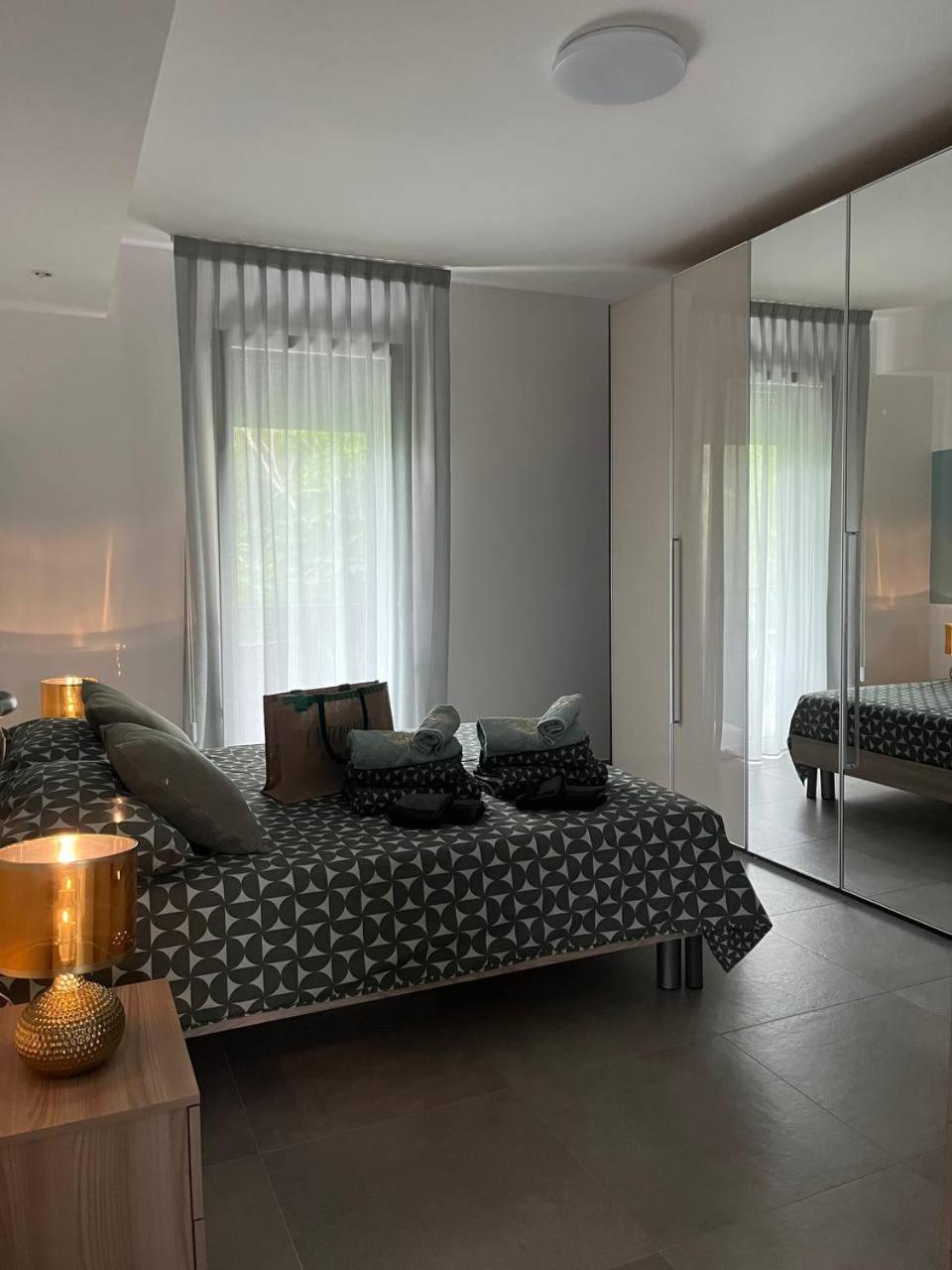 "La Terrazza Di Via Roma" Delta Del Po - Private Parking Appartement Porto Viro Buitenkant foto