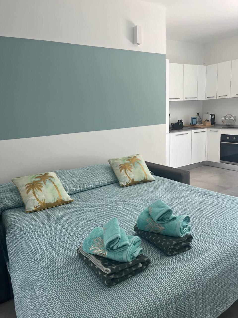 "La Terrazza Di Via Roma" Delta Del Po - Private Parking Appartement Porto Viro Buitenkant foto